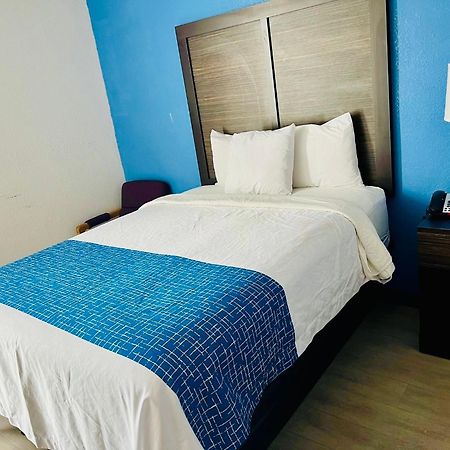 Travelodge By Wyndham Gallipolis Экстерьер фото